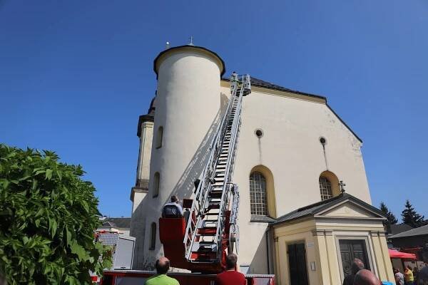 FOTO: Hořící domeček, technika. Děti slavily v Rumburku svůj den s hasiči