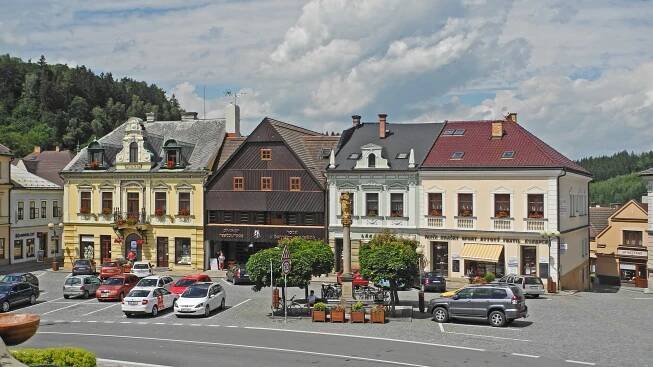 Soubor:Jablonne-Ring-04.jpg