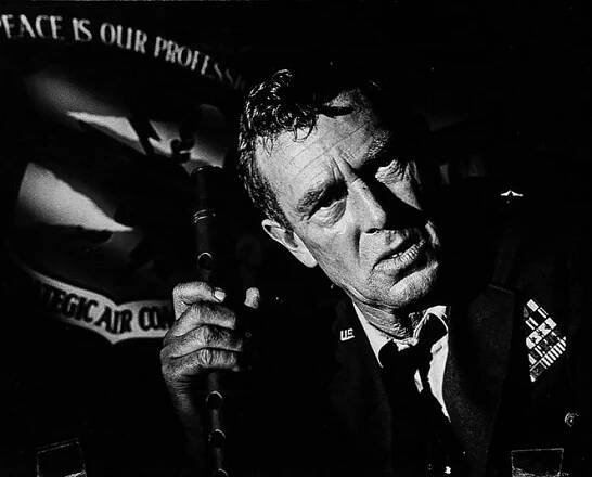 Dr. Divnoláska aneb Jak jsem se naučil nedělat si starosti a mít rád bombu - Z filmu - Sterling Hayden