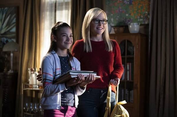 Scarlett Estevez, Rachael Harris - Lucifer - Zatracené nebeské karaoke - Z filmu