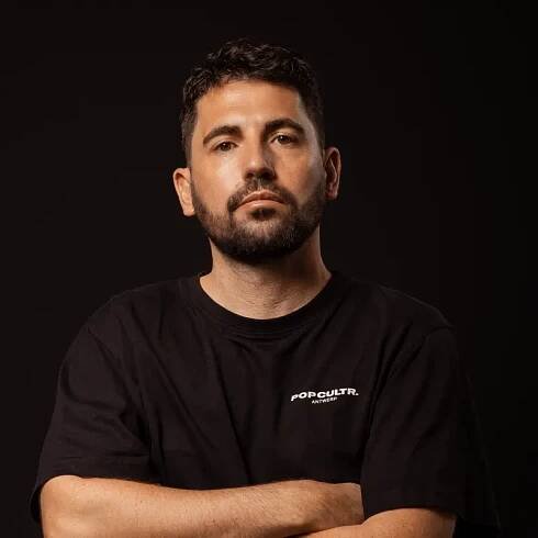 Poslechněte si interpreta Dimitri Vegas, sledujte hudební videa, přečtěte si životopis, podívejte se na data turné a další informace.