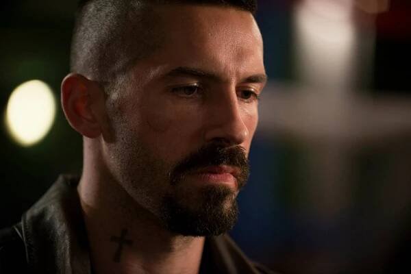 Neporazitelný: Návrat krále - Z filmu - Scott Adkins