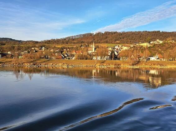 Soubor:20231227.Donau zwischen Klein-Pöchlarn-Schleuse Persenbeug.-032.jpg