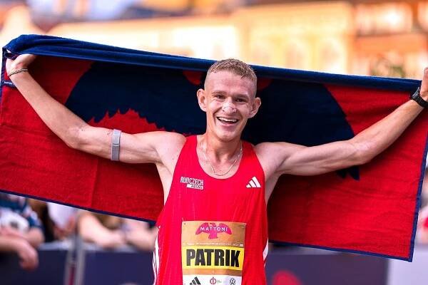 FOTO: Běželi jste s Karlem Poborským půlmaraton? Najdete se ve fotogalerii?