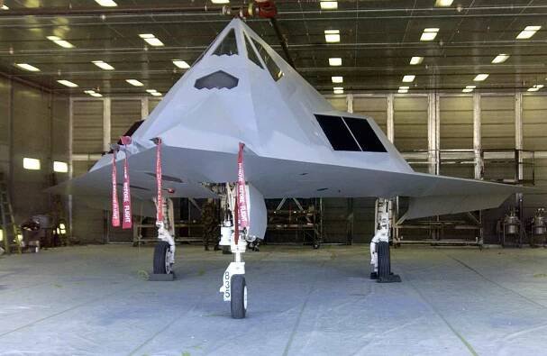Soubor:F-117 Grey Dragon.jpg – Wikipedie