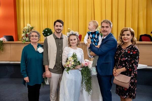 Eva Matejková, Tomáš Majláth, Kristína Barancová, Peter Marcin, Zuzana Tlučková - Susedia - Bude svadba? - Promo