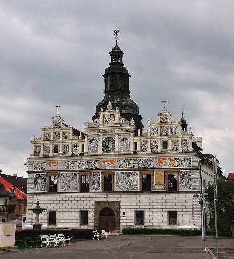 Radnice ve Stříbře – Wikipedie