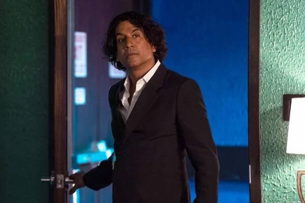 Uklízečka - Trust - Z filmu - Naveen Andrews