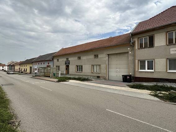 Komerčních prostory k pronájmu Medlovice 48 - Mgr. Josef Hanáček 