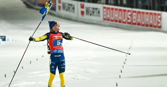 Švédští biatlonisté ovládli štafetu na mistrovství světa. Češi bojovali dlouho o medaili, nakonec dojeli sedmí