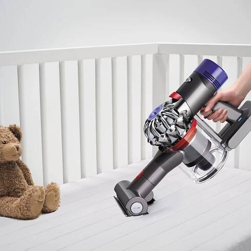 Dyson v8