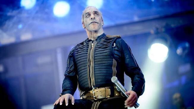 Rammstein, Till Lindemann: K.-o.-Tropfen, Sex und die Row Zero