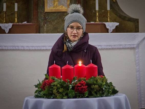 Dětský pěvecký sbor naservíroval na začátku adventu nad Lštěním nevšední zážitek