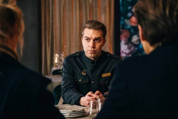 Hotel Swan Helsinki - Makkarakeisari (S02E02) (2021)
