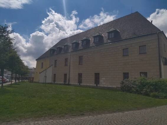 Hotel Zámek Velká Bystřice (Ubytování - hotel) REZERVACE • Mapy.com