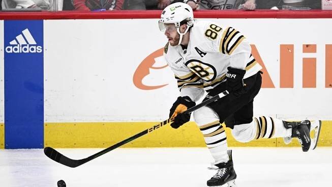 Pastrňák pomohl bodem a proměněným nájezdem k výhře Bostonu
