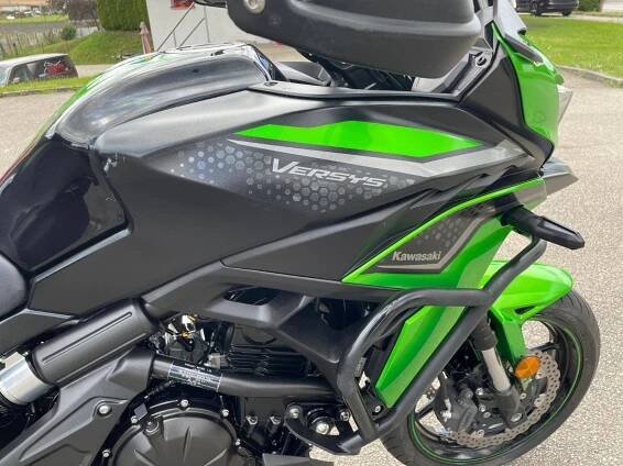 Kawasaki Versys 650 2023 nové v ČR,serviska,1.majitel, 3kufry