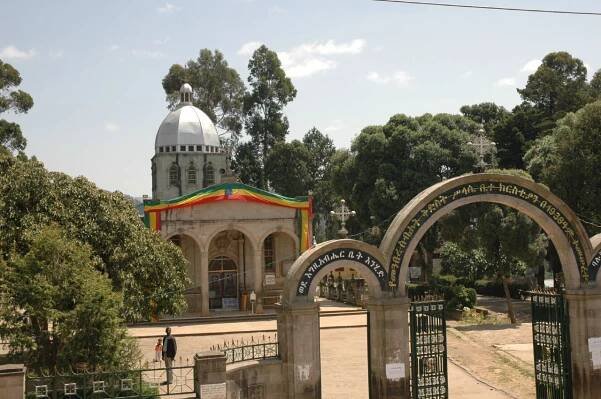 Ethiopian_Orthodox_church_in_Addis_Abeba