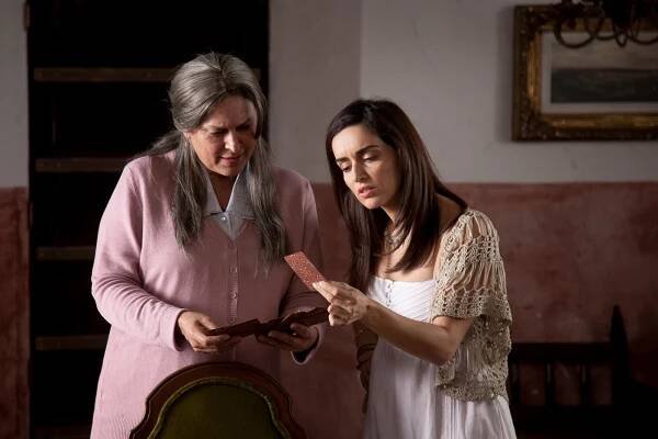 Isaura Espinoza, Ana de la Reguera - Las aparicio - Z filmu