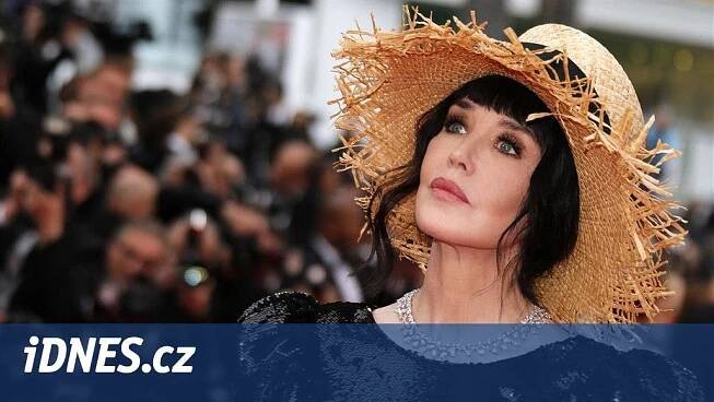 Francouzská kráska Isabelle Adjaniová se neumí smířit s věkem - iDNES.cz