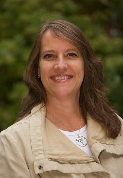 Headshot for Elizabeth Hall
