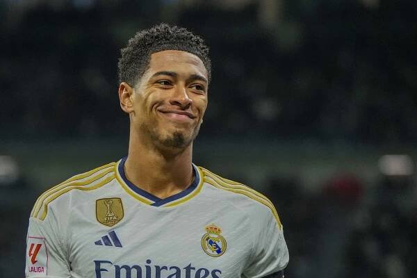 Real Madrid's Jude Bellingham smiles during a Spanish La Liga soccer match between Real Madrid and Rayo Vallecano at the Santiago Bernabeu stadium in Madrid, Spain, Sunday, Nov. 5, 2023. (AP Photo/Manu Fernandez)