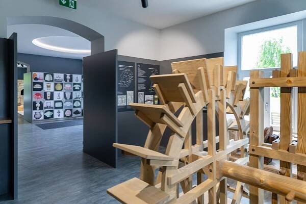 MUZEUM RAPOTÍNSKÉ SKLÁRNY - Památky v okolí - Šumpersko - Rapotín