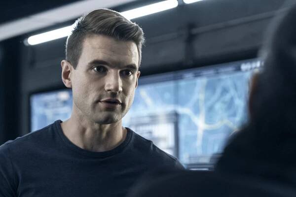 Zbrojnice - The Black Hand Man - Z filmu - Alex Russell