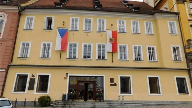 Městský úřad na náměstí Krále Jiřího z Poděbrad se 23. července uzavře