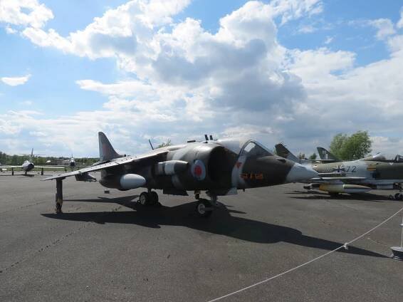 Hawker Siddeley Harrier GR.1 : Hawker / Hawker Siddeley