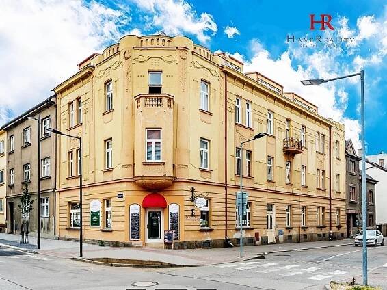 Husova, Benešov