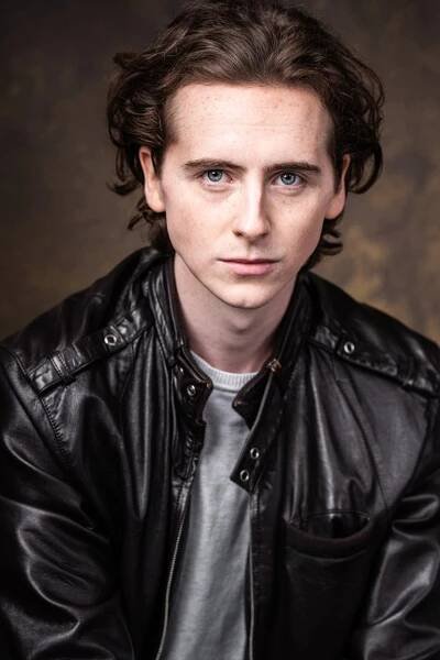 Daniel Gravelle Headshot 3.jpeg