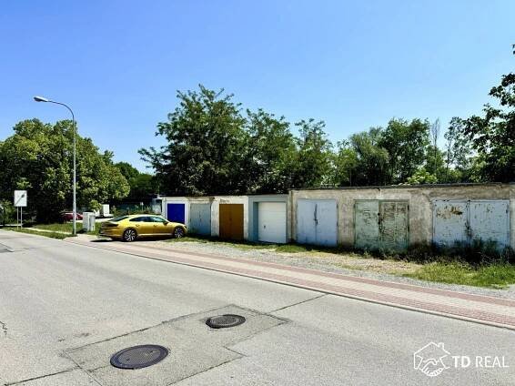 Prodej garáže, 17 m2 - Brno-Bystrc