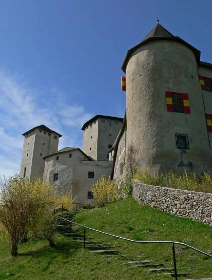 Burgenlandsko - Hrad Lockenhaus - Pruvodce Rakouskem