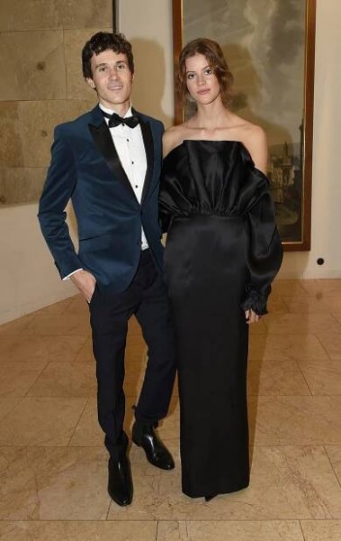Česká topmodelka a účastník Tváře do toho za pár dní praští. Rozpočet svatby padl hlavně na sladkosti