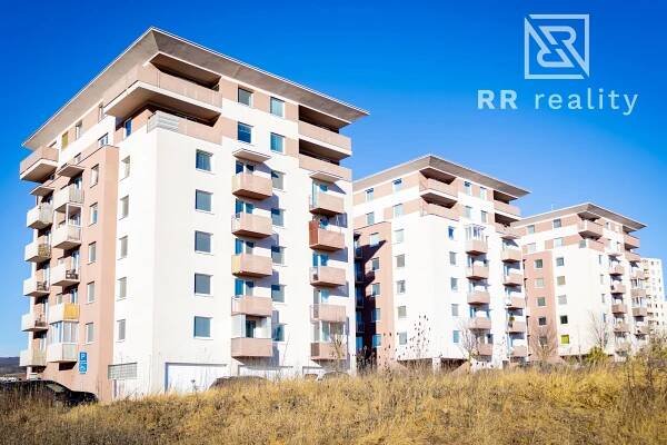 PREDANÉ - NOVOSTAVBA 3-izbový byt Na Grunte | RR reality