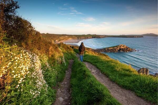 Tajemné zátoky, procházky po vřesovištích i hmyz na talíři: Pembrokeshire vás uchvátí na první pohled