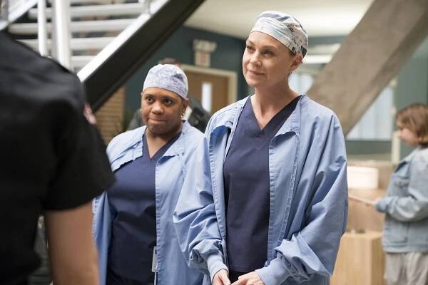 Station 19 - Season 1 - Zaseknutí - Z filmu - Chandra Wilson, Ellen Pompeo