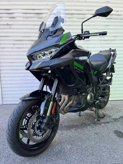 
								Kawasaki Versys 1000 DEMO full									
