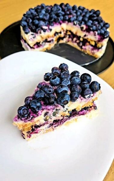 Zdravé borůvkové tiramisu ve formě odlehčeného dortíku