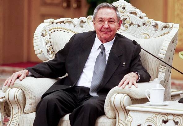 Cuban President Raul Castro meets U.S. delegation