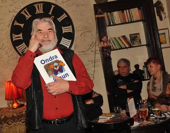 Ve věku 81 let zemřel knihkupec a spisovatel Vratislav Ebr