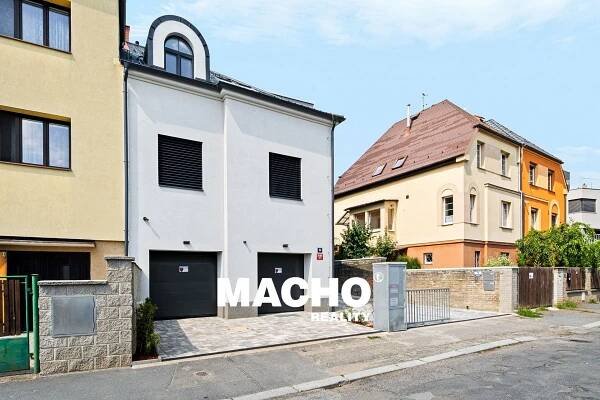 macho-reality-pronajem-bytu-krivce-praha-3kk-14 - Pronájem bytu 3+1 97 m², Na křivce, Praha - Vršovice