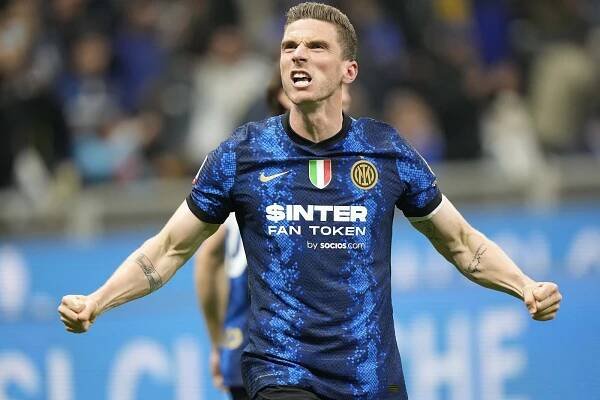 Inter zvládl milánské derby a je prvním finalistou Italského poháru