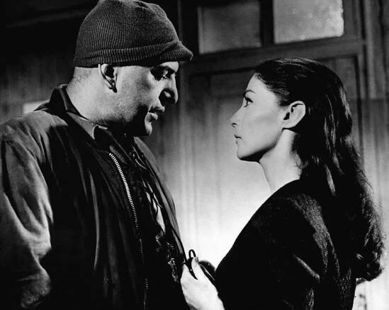 Bitva v Ardenách - Z filmu - Telly Savalas, Pier Angeli