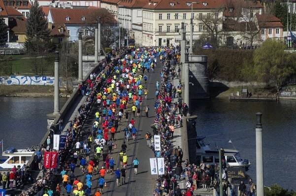 Kam o víkendu v Praze? Na festival blafů, půlmaraton i velikonoční trhy