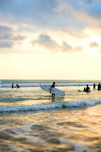 surfer 4376412 640