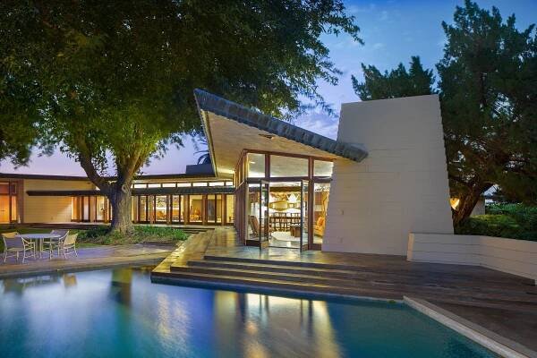 Frank Lloyd Wright’s Fawcett Farm Is Back on the Market for $3.8M