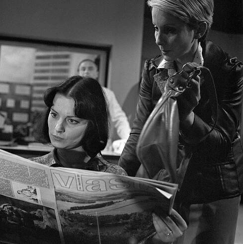 FOTO: Dana Bartůňková a Daniela Kolářová ve filmu Blondýna (1980). – stránka 8