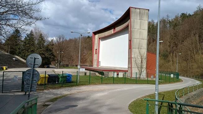 Amfiteátr Březinovy Sady Jihlava (Kino) • Mapy.com
